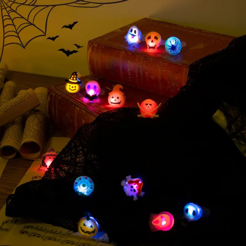 Halloween LED Flashing Light Ring Horror Pumpkin Ghost Spider Glow Finger Rings for Kids Trick Party Cosplay Supplies Party Gift