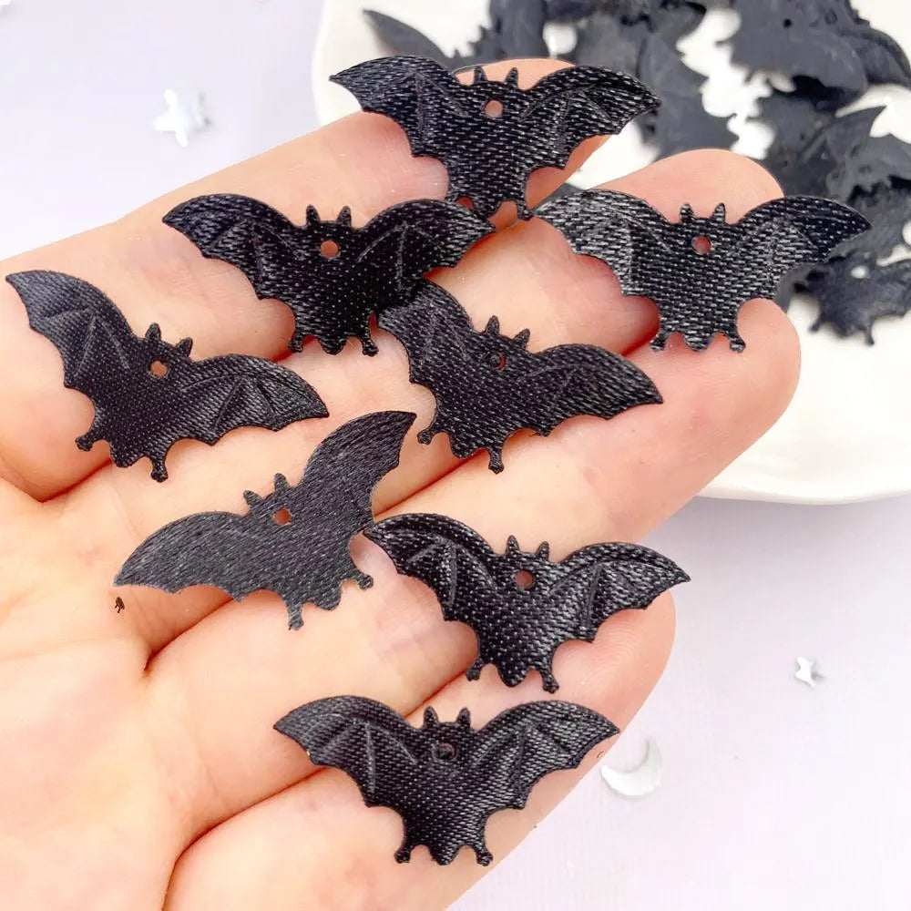 100PCS Felt Fabric Cool Black Bat Cute Patches DIY Craft Applique for Clothing Hairpin Parts Halloween Decor Craft E752